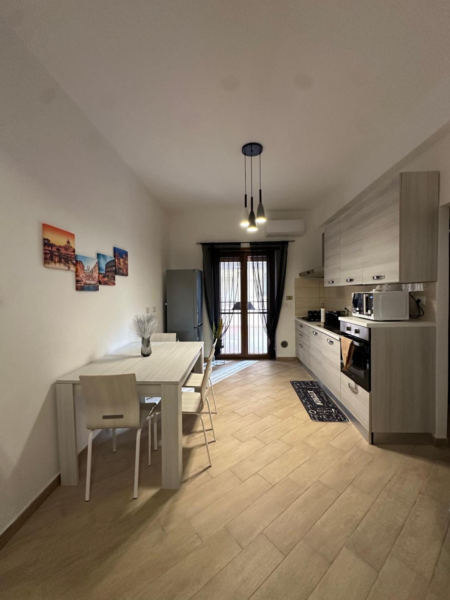 Livia'S Home Pomezia Εξωτερικό φωτογραφία